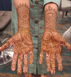 henna design for mom of bride on palms